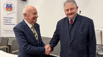 Duże zmiany w Towarzystwie Przyjaciół Piotrkowa Trybunalskiego. Waldemar Domarańczyk zrezygnował z funkcji prezesa po 26 latach. Nowym prezesem został były prezydent miasta Michał Rżanek