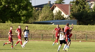 Concordia Piotrków Trybunalski pewnie zmierza po awans, rozbijając Wolankę Wola Krzysztoporska aż 6:2.