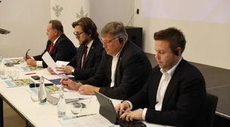 Niemieccy samorządowcy z wizytą w piotrkowskiej Mediatece. Rozmawiali o bezpieczeństwie i współpracy w Europie