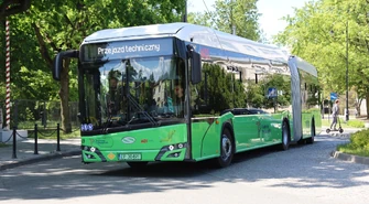 Po 20 latach przegubowy Solaris Urbino wyjechał na ulice Piotrkowa. MZK testowało nowy autobus przed debiutem na linii