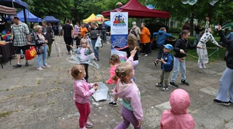 Piknik rodzinny z okazji Dnia Dziecka. Bańki mydlane, malowanie buziek, zabawa z harcerzami i wiele innych atrakcji. 