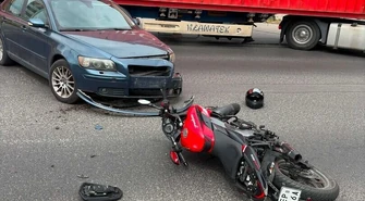 Motocyklista poszkodowany w zderzeniu na Sulejowskiej. Tworzą się duże korki