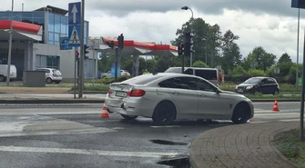 Na ulicy Sulejowskiej w Piotrkowie doszło do kolizji, w której udział wzięły samochód osobowy i dostawczy