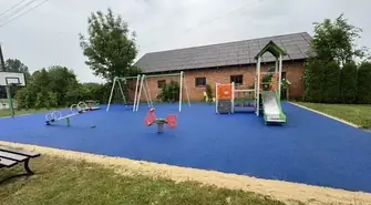 Plac zabaw w Krzyżanowie po modernizacji. Dzieci mogą już korzystać z odnowionego obiektu