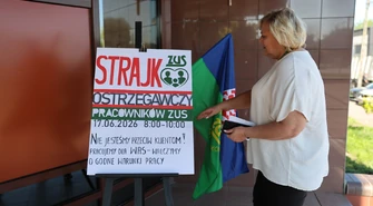 Strajk ZUS w Piotrkowie Trybunalskim. Pracownicy domagają się podwyżek i lepszych warunków pracy