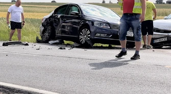 Kolejny groźne zdarzenie na drogach regionu. Trzy samochody zderzyły się na skrzyżowaniu DK 91 i Moryca w Piotrkowie