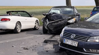 Kolejny groźne zdarzenie na drogach regionu. Trzy samochody zderzyły się na skrzyżowaniu DK 91 i Moryca w Piotrkowie