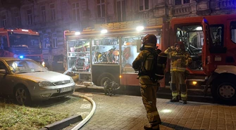 Pożar w kamienicy przy al. 3 Maja w Piotrkowie. Ewakuowano mieszkańców, dziewczynka zatruła się dymem