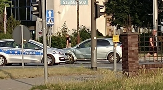 1500 zł mandatu i 10 punktów karnych po zderzeniu na skrzyżowaniu w Piotrkowie