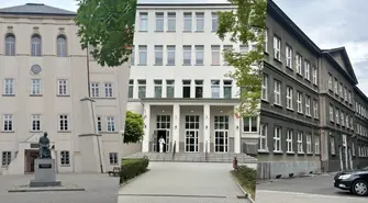 Matura 2026. Jak wypadły piotrkowskie szkoły na tle całego kraju? Chrobry w krajowej czołówce, wysokie miejsca także dla III LO