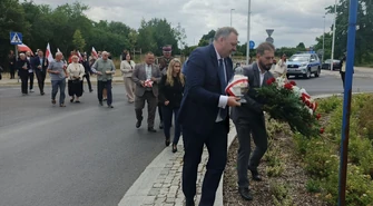  Uroczystości na Rondzie Ofiar Rzezi Wołyńskiej w Piotrkowie 