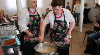 Zapach zalewajki wypełnił Dom Ludowy. Gościmowice Pierwsze przypomniały smak dawnych lat