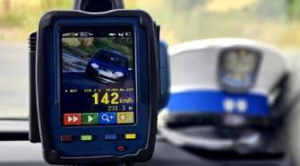 142 km/h w zabudowanym. 32-letni kierowca Saaba straci prawo jazdy na trzy miesiące