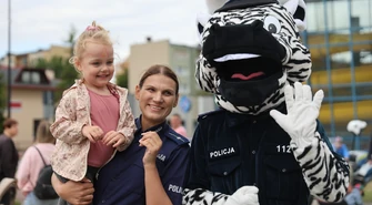 Piknik policyjny przy ul. Niemena przyciągnął tłumy mieszkańców. Wspólne świętowanie z okazji Święta Policji