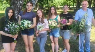 Nowe kwalifikacje uczniów ZSCKU w Czarnocinie dzięki kursowi florystyki