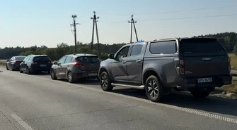 Poszukiwany sprawca włamań zatrzymany na drodze ekspresowej S8
