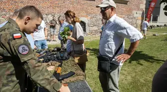 Husaria, broń, wojskowy sprzęt i rekonstrukcje. Piotrków zaprasza na Święto Wojska Polskiego.
