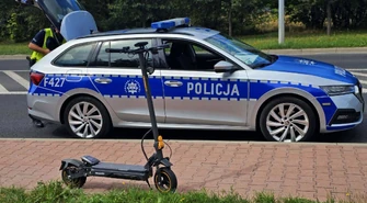 Jechał hulajnogą elektryczną po alkoholu. Dostał 2500 zł mandatu