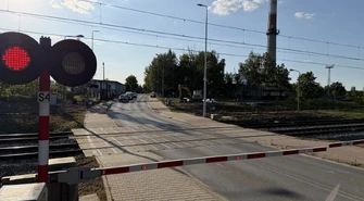PKP PLK inwestuje w bezpieczeństwo na przejeździe kolejowo-drogowym w Piotrkowie