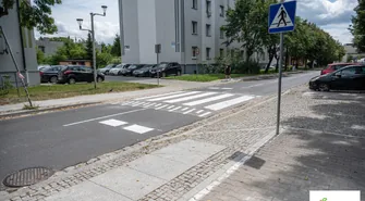 Kierowcy, na ul. Fabrycznej w Bełchatowie zwalniamy. Jest próg zwalniający