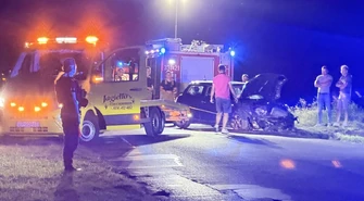 Mini Cooper wypadł z drogi i uderzył w przepust. Groźne zdarzenie na Zalesickiej