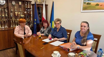 Przebudowa drogi w Wydryniwie. Gmina Łęki Szlacheckie podpisała umowy