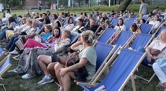 Kino pod gwiazdami w Piotrkowie. „Dalej Jazda 2” na zakończenie sezonu