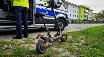 Jechał pojazdem przypominającym hulajnogę po Piotrkowie. Nie miał uprawnień