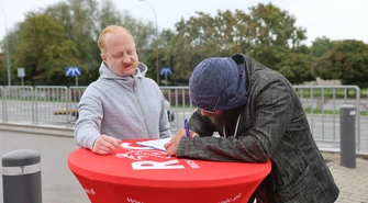 Gdzie kończy się ukraiński symbol, a zaczyna banderyzm? ROG zbiera podpisy w Piotrkowie