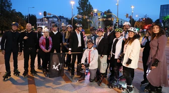 10-lecie Nightskating Piotrków. Koncert Kubańczyka w Focus Mall i przejazd rolkarzy 13-kilometrową trasą 