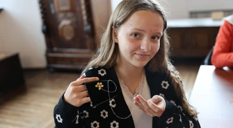Polsko-węgierskie synergie rzemiosła w Piotrkowie. Młodzież poznawała tradycyjne techniki