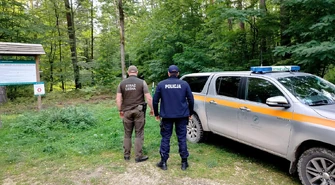 Policjant i leśnik patrolowali lasy. Sprawdzali, czy nie dochodzi do łamania prawa