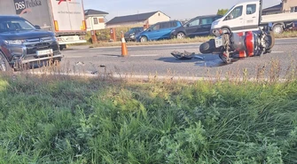 Zderzył się z motocyklistą. Mężczyzna trafił do szpitala