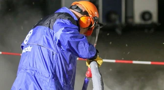 Odzież robocza na zimę – jak dobrać kurtkę i spodnie robocze do niskich temperatur