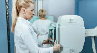 Październik miesiącem profilaktyki raka piersi. Mammobusy odwiedzą Piotrków i region