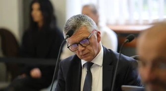 Przemysław Winiarski nadal radnym Piotrkowa. Wojewoda zapowiada dalsze działania w sprawie mandatu