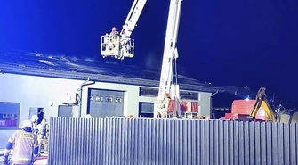 Blisko milion złotych strat po pożarze warsztatu w Piotrkowie