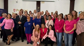 Różowy Październik w Piotrkowie. Spotkanie z Amazonkami w Starostwie Powiatowym