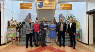 Dyrektorzy szkół i samorząd gminy Aleksandrów rozmawiali o bezpieczeństwie uczniów