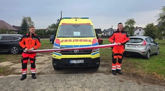 Nowy ambulans dla ratowników medycznych w Wolborzu. Do podstacji trafił Volkswagen Crafter