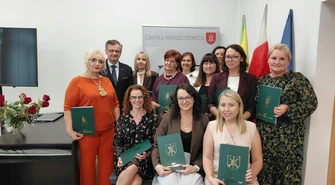 Nagrody z okazji Dnia Edukacji Narodowej w gminie Moszczenica zostały przyznane