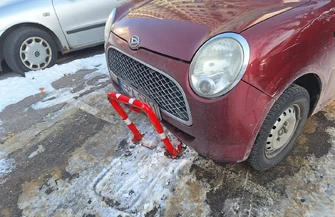 Policyjny pościg ulicami Piotrkowa. Ucieczka zakończona na osiedlowym parkingu