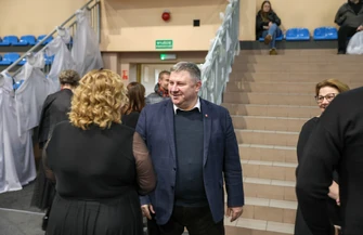 Opłatek piotrkowskiej oświaty z jasełkami. Spotkanie tradycji i wspólnoty