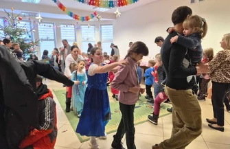 Niedzielne nabożeństwo i spotkanie z Mikołajem a do tego mnóstwo dobrej zabawy. Tak świętowano Boże Narodzenie w niedzielę w Cerkwii w Piotrkowie