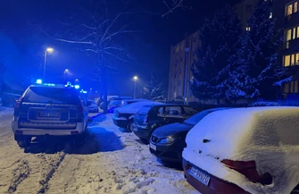 Zabarykadował się w mieszkaniu na Działkowej. W lokalu była kobieta możliwe że także dziecko