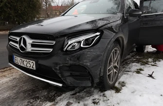 Audi wymusiło pierwszeństwo i uderzyło w Mercedesa