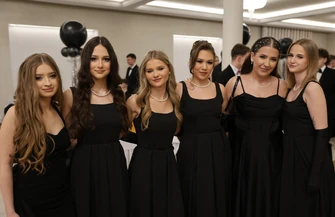 Przepiękny bal Studniówka maturzystów II LO w Piotrkowie