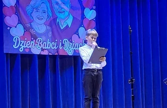 Dzień Babci i Dzień Dziadka w gminie Moszczenica wieczór pełen wzruszeń i radości