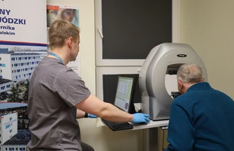 Jaskra nie boli ale może odebrać wzrok. W Piotrkowie skutecznie leczą i operują pacjentów