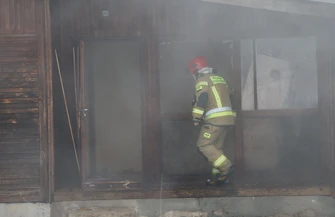 Pożar domków letniskowych w Sulejowie. Jeden się zawalił